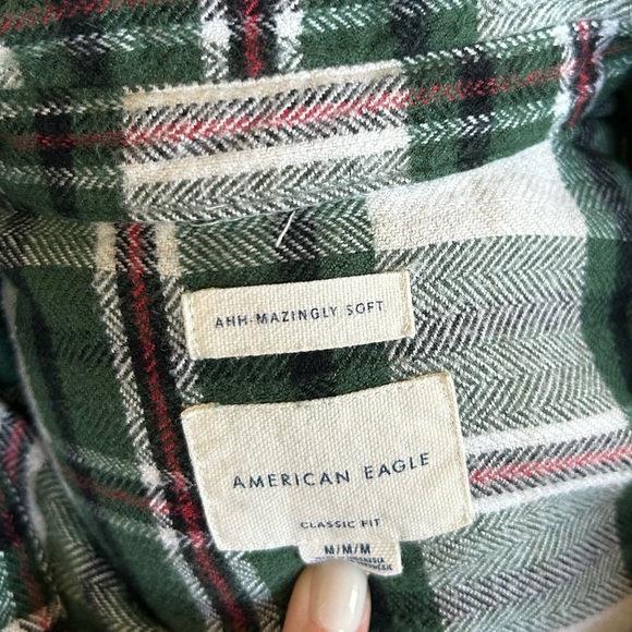 Like New American Eagle Women’s Size Medium Flannel - Picture 3 of 4